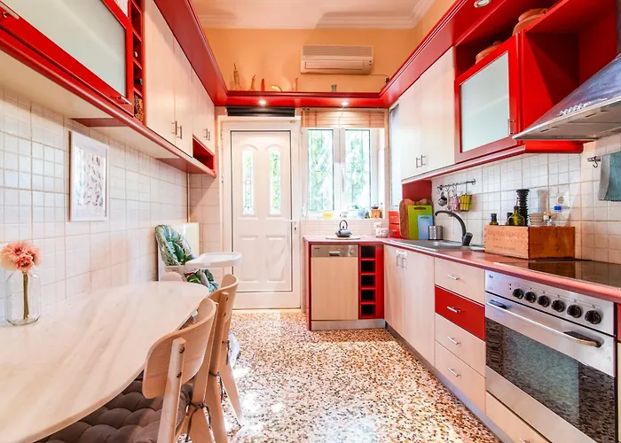 Lovely Family Garden House Athens