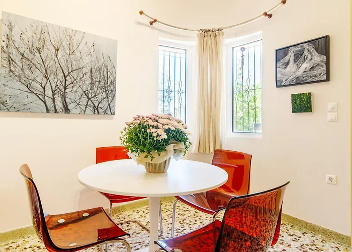 Lovely Family Garden House Athen