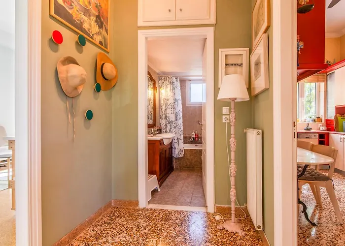 Lovely Family Garden House * Athens