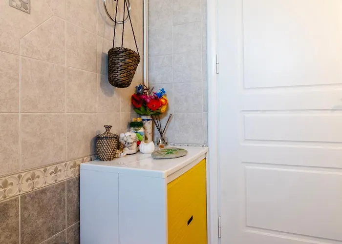 Lovely Family Garden House