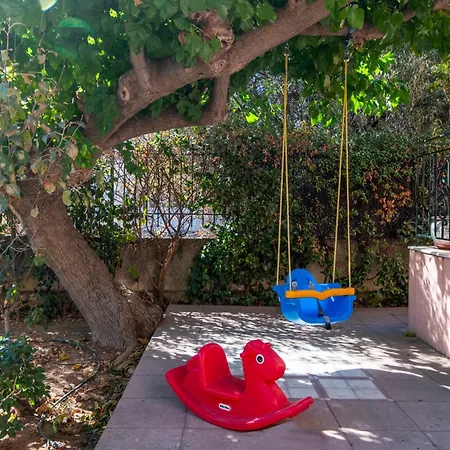 Σπίτι διακοπών Lovely Family Garden House