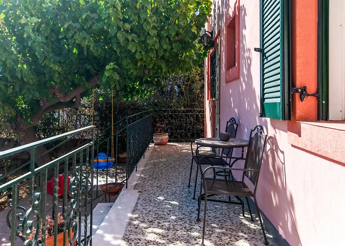 Lovely Family Garden House