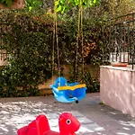 Lovely Family Garden House * Athens